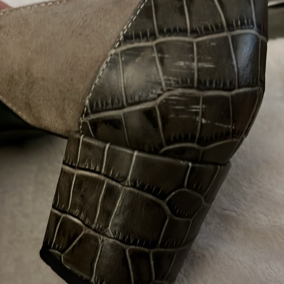 Block Heel Suede Leather Pump Slip On Shoes Sz 7 - Picture 11 of 13